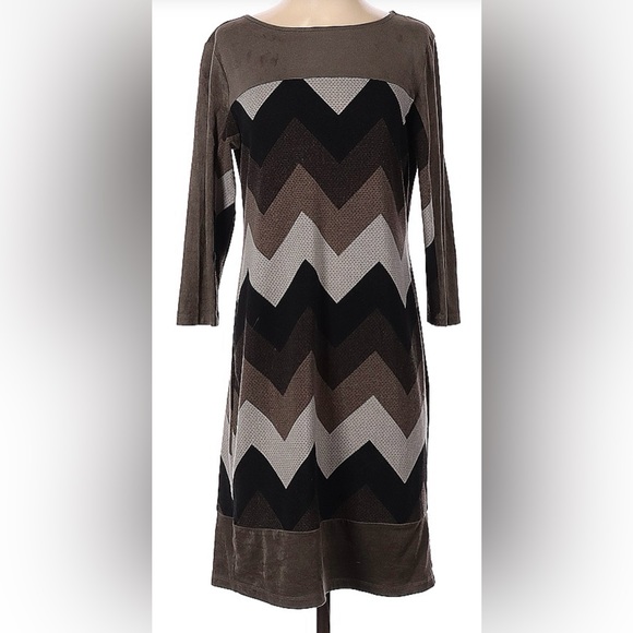 Dress Barn Dresses & Skirts - DressBarn chevron brown 3/4 sleeve dress